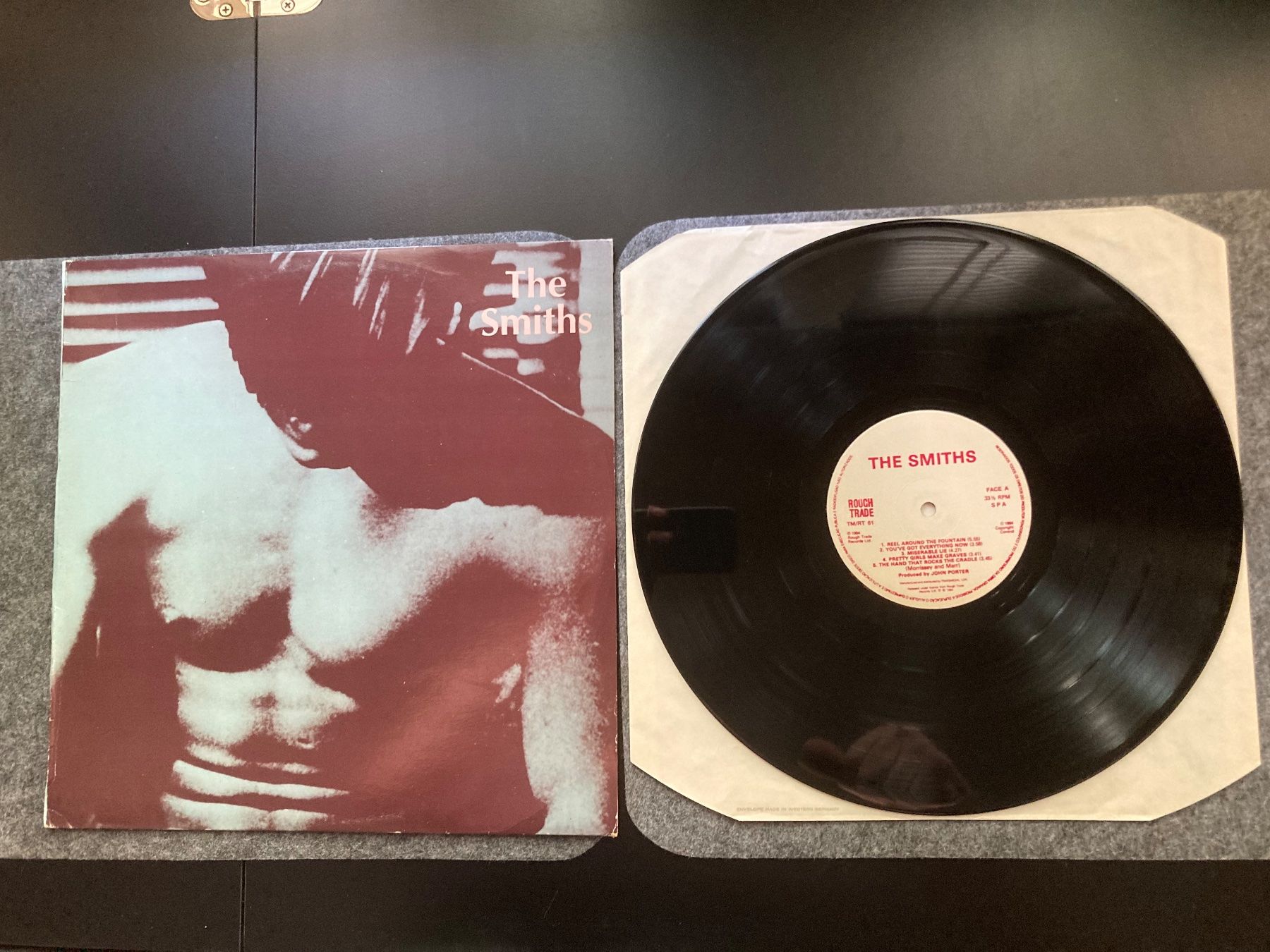 Vinyles: The Smiths - The Smiths (LP) – D'occasion à Fribourg par Karushi