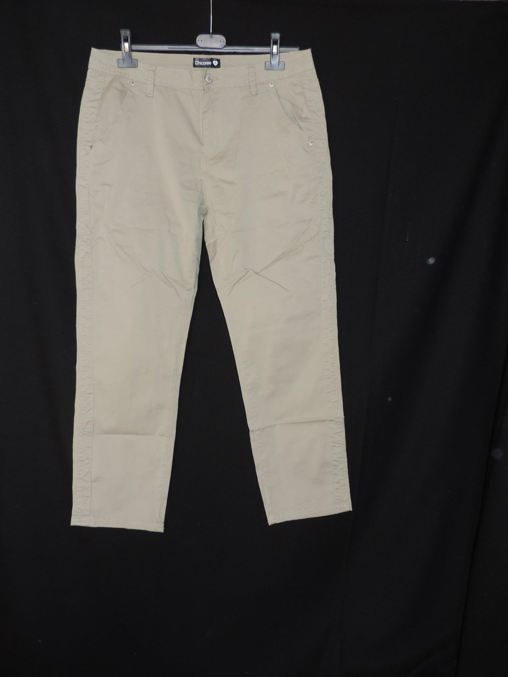 Pantaloni: pantalon vert kaki clair – Usato da Genève venduto da Axelle333 1
