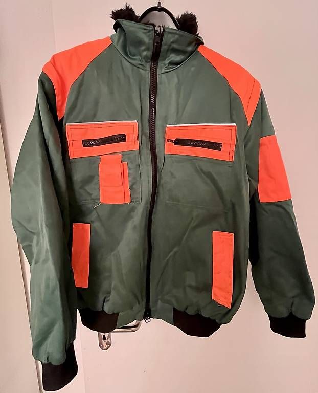Vestes: Forstjacke/Schnittschutzhose/Helm – D'occasion à Illnau par machluceaus 1