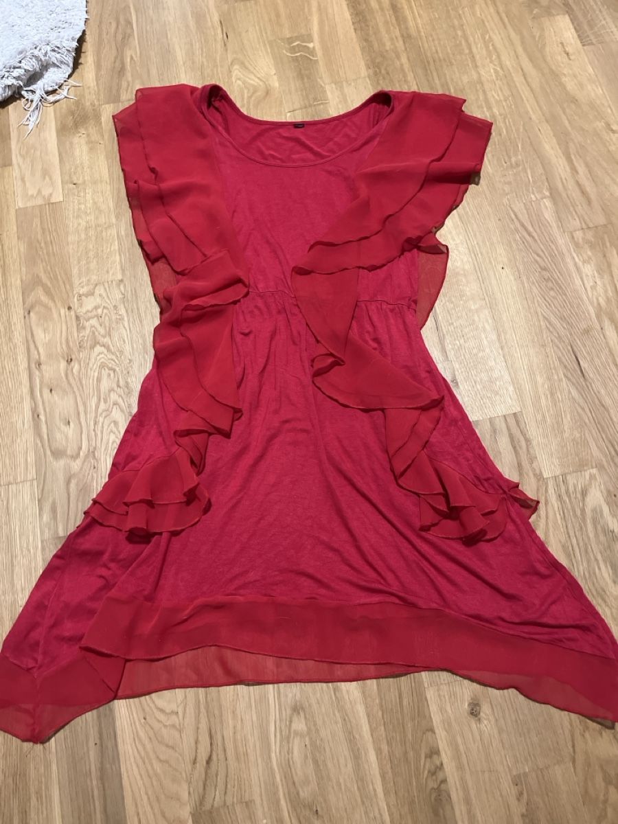 Zebra Vestiti: Robe rouge ZÉBRA – Usato da Le Locle venduto da Mayd_h