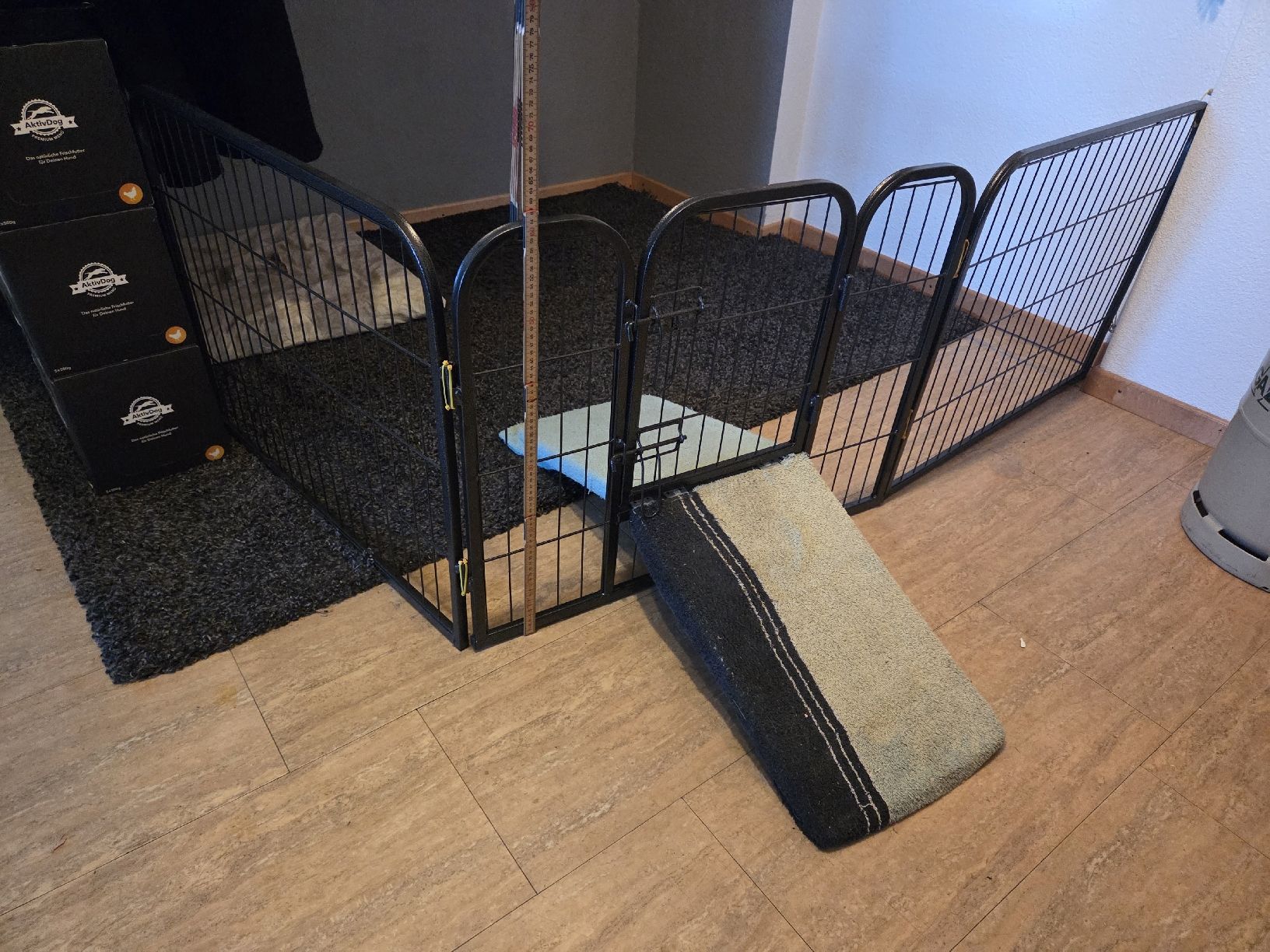 Gabbie, trasporto & Sicurezza: Welpengitter Metall grau 8 Elemente, LxH 80x60cm – Usato da Neuheim venduto da Repetentia