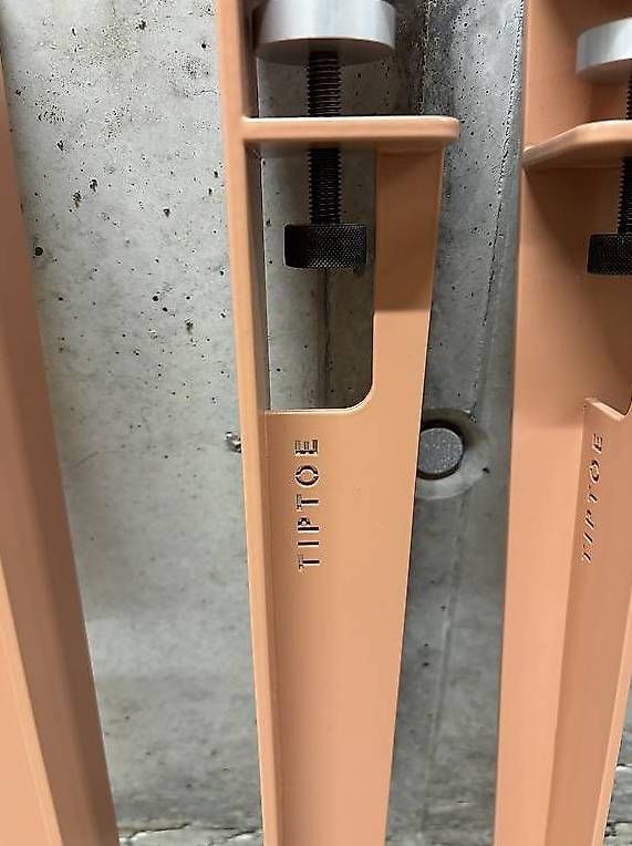 Altri mobili: Lot de 4 pieds de table TIPTOE  75 cm  Rose Cendré – Usato da Zürich venduto da tam_xbl9 1