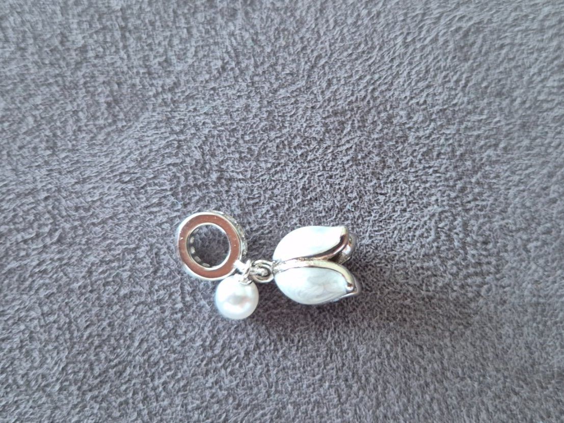 Ciondoli: Silber Charm Blüte mit Perle +Garantie – Nuovo (secondo la descrizione) da Rotkreuz venduto da Carbone_Bijou-Shop 1