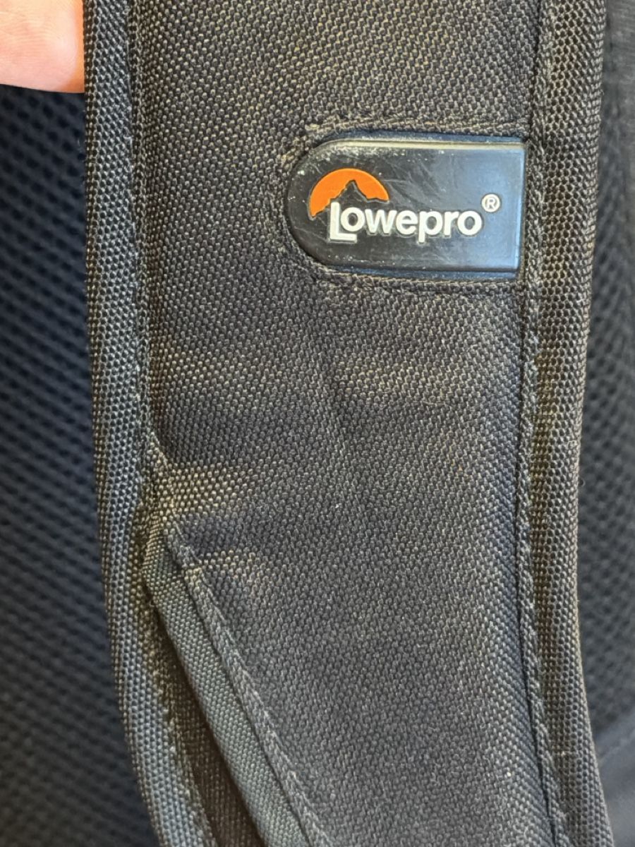 Lowepro Zaini: Lowepro Fotorucksack, rot – Usato da Biberist venduto da hurricane27 5