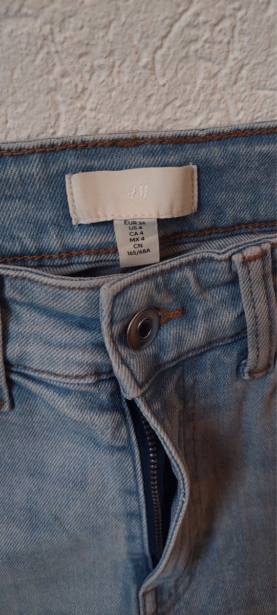 H&M Jeans: Jeans Slim bleu clair 36 – Usato da Épalinges venduto da lola_vp_99 4