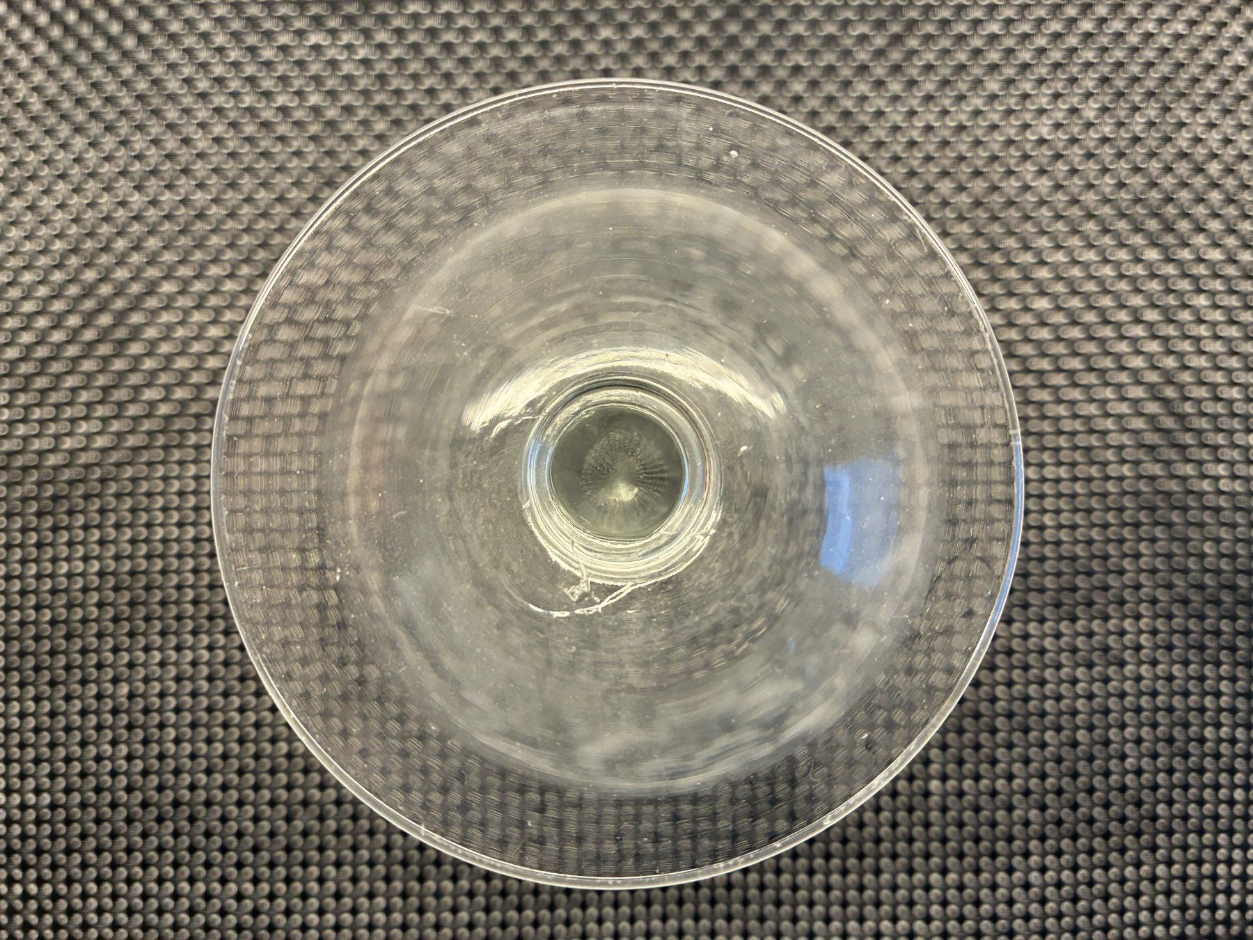 Bicchieri: Cocktailglas mit geätztem oder geschliffenem Blumenmuster – Usato da Biberist venduto da longimanus3 3