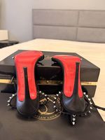 Christian Louboutin  Sandales à Spikes  Taille 37
