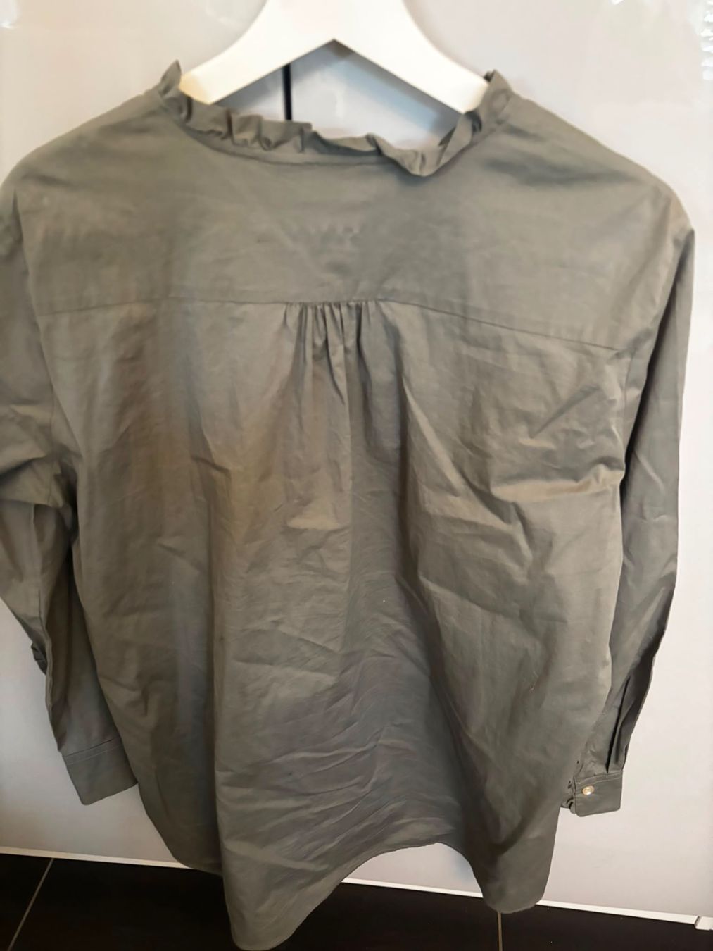Camicette: Bluse, khaki, Woman – Usato da Eglisau venduto da Marc_J. 1