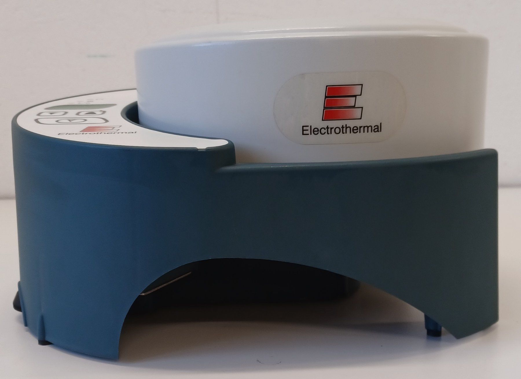 Accessori da laboratorio: Electrothermal OMC/OMA  Stirrer/Heater – Usato da Niederdorf venduto da LeptonAG_Labor 2