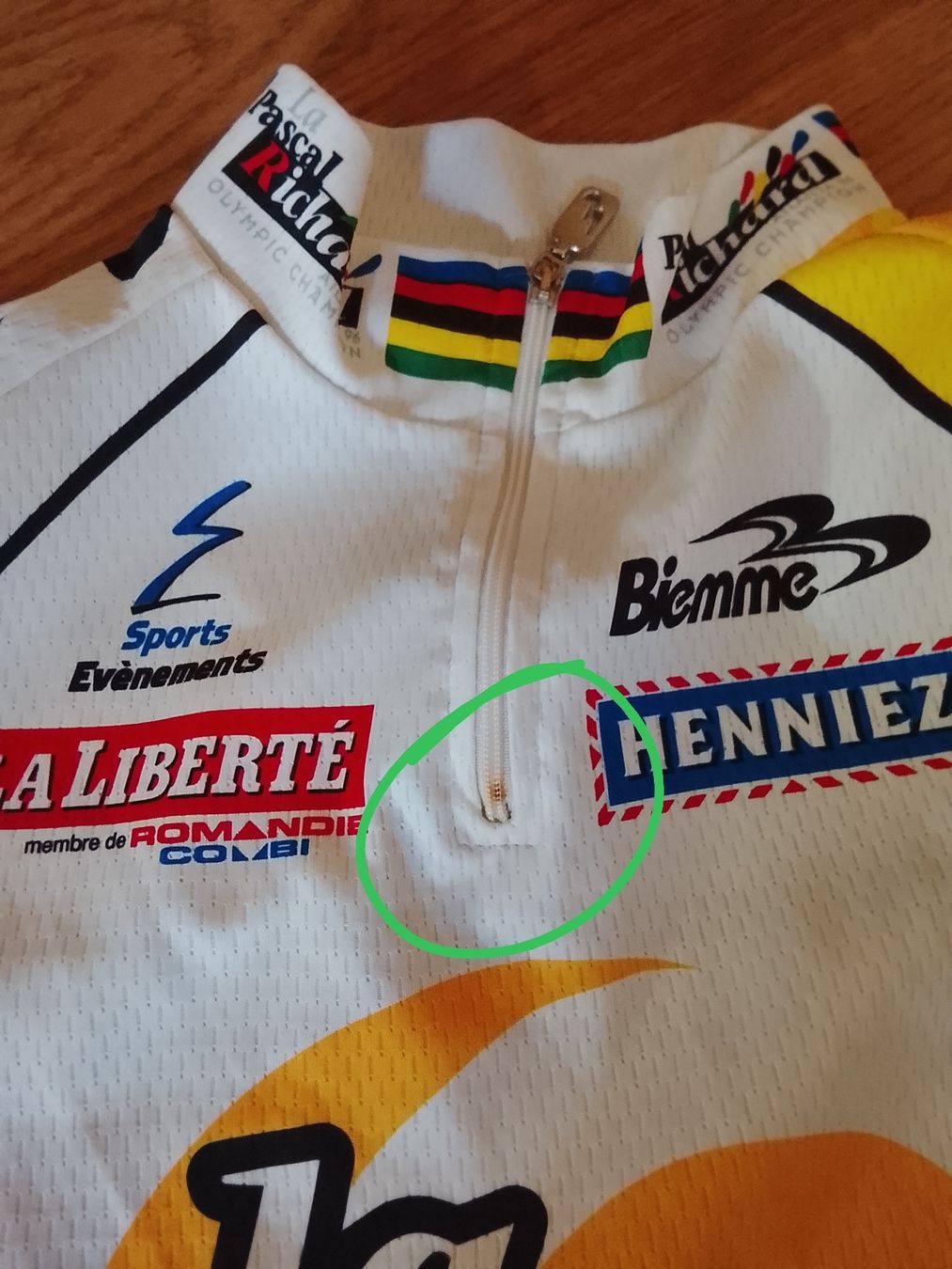 Leibchen & Hosen: Maillot de cyclisme  – Gebraucht aus Couvet von fat_kyl7 2