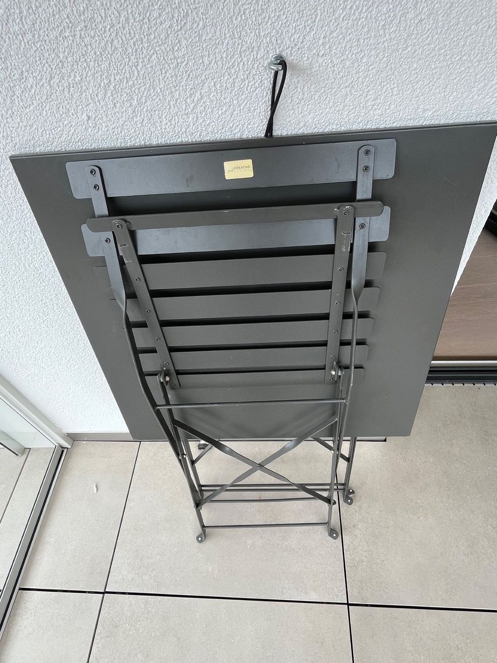Tischset: Bistro-Gartentisch mit Klapptisch und 2 Klappstühlen – Gebraucht aus Dietlikon von ZWE59 4