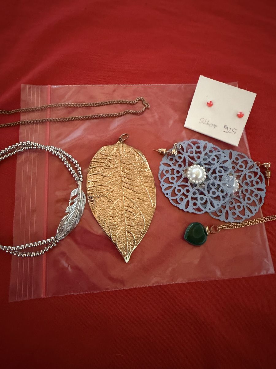 Autres bijoux: Lot de bijoux  – D'occasion à Granges VS par Oliviaaaaaa 2