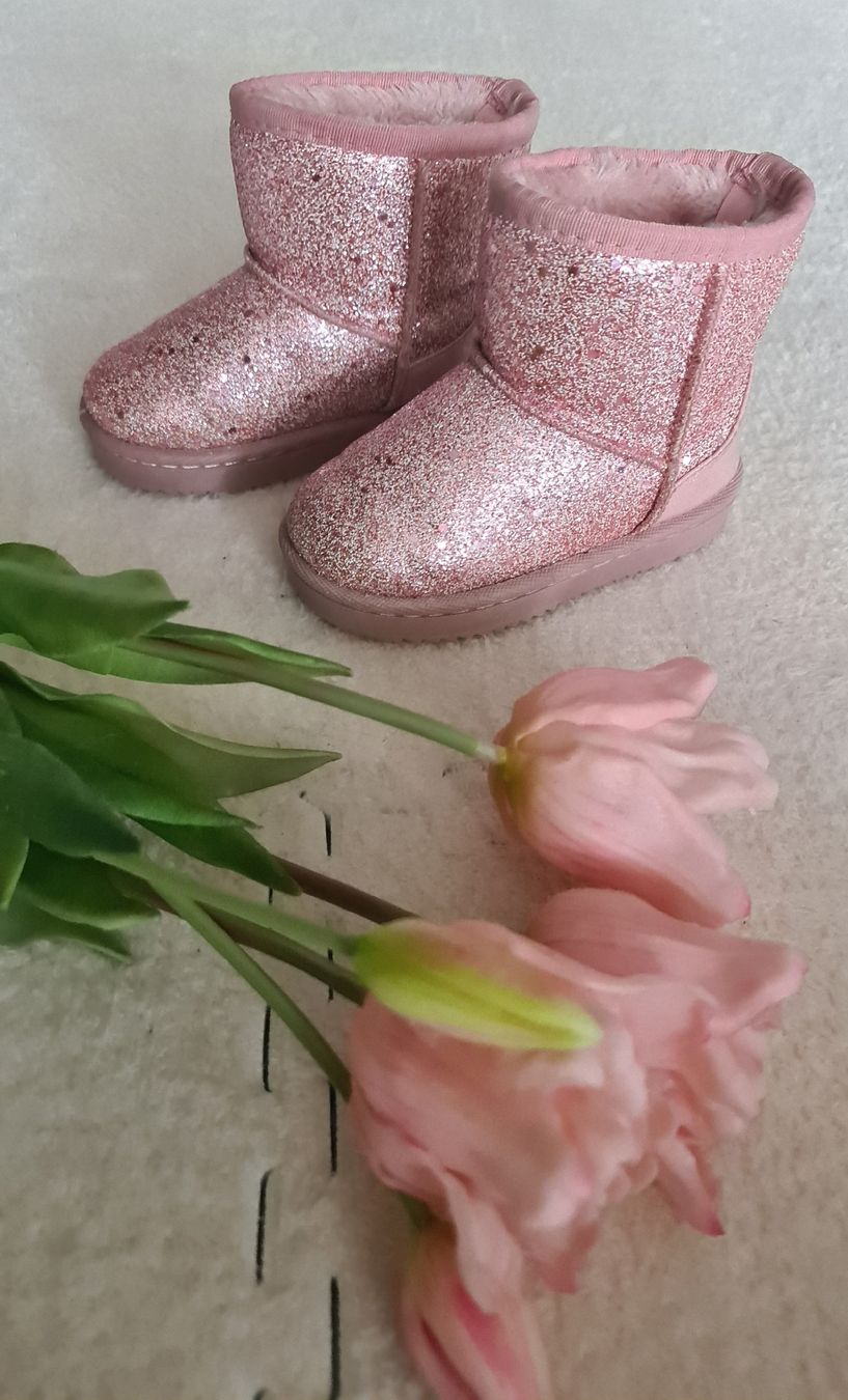 Scarpe per ragazze: Süsse Mädchen Winterstiefel Gr. 24 Rosa Glitzer – Usato da Zufikon venduto da Dadulka79 1