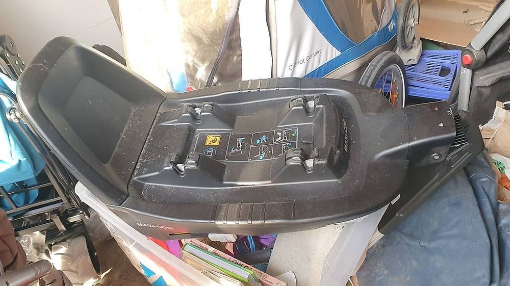Maxi-Cosi Sièges auto: Maxi Cosi Pebble Plus mit Isofixstation – D'occasion à Buchs AG par kaunisrevontuli 3