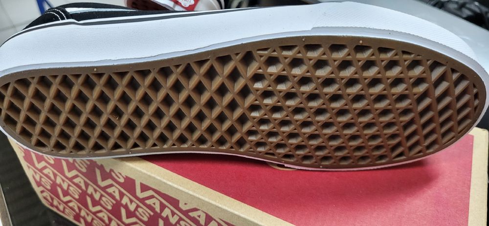 Vans Scarpe da uomo: Stylische Vans Old Skool, Grösse 37 – Nuovo e nell'imballaggio originale da Figino venduto da mayam63 3