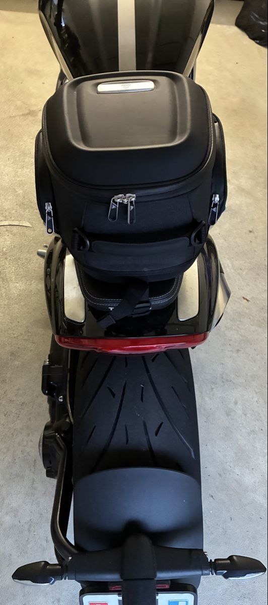 Triumph Topcase: Triumph Rocket 3 Sitztasche – Neu (gemäss Beschreibung) aus Oberkirch LU von Fox00 4