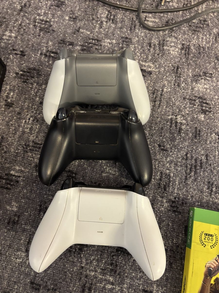 Microsoft Consoles: Xbox one Model 1540, mit Controller, Spiele – D'occasion à Brütten par Swerman1984 7