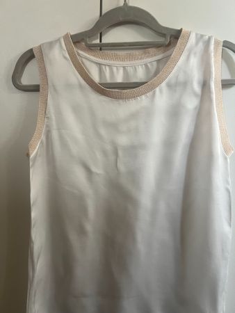Beiges Satin-Top mit Goldlamée-Borduren, Gr. M