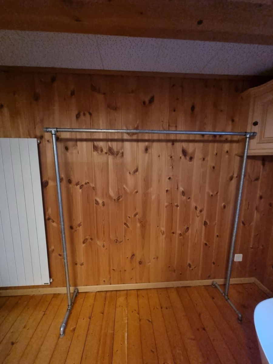 Altro in Decorazioni & Accessori: Robuster Kleiderständer aus Metall – Nuovo (secondo la descrizione) da Mels venduto da Atelier-Ale