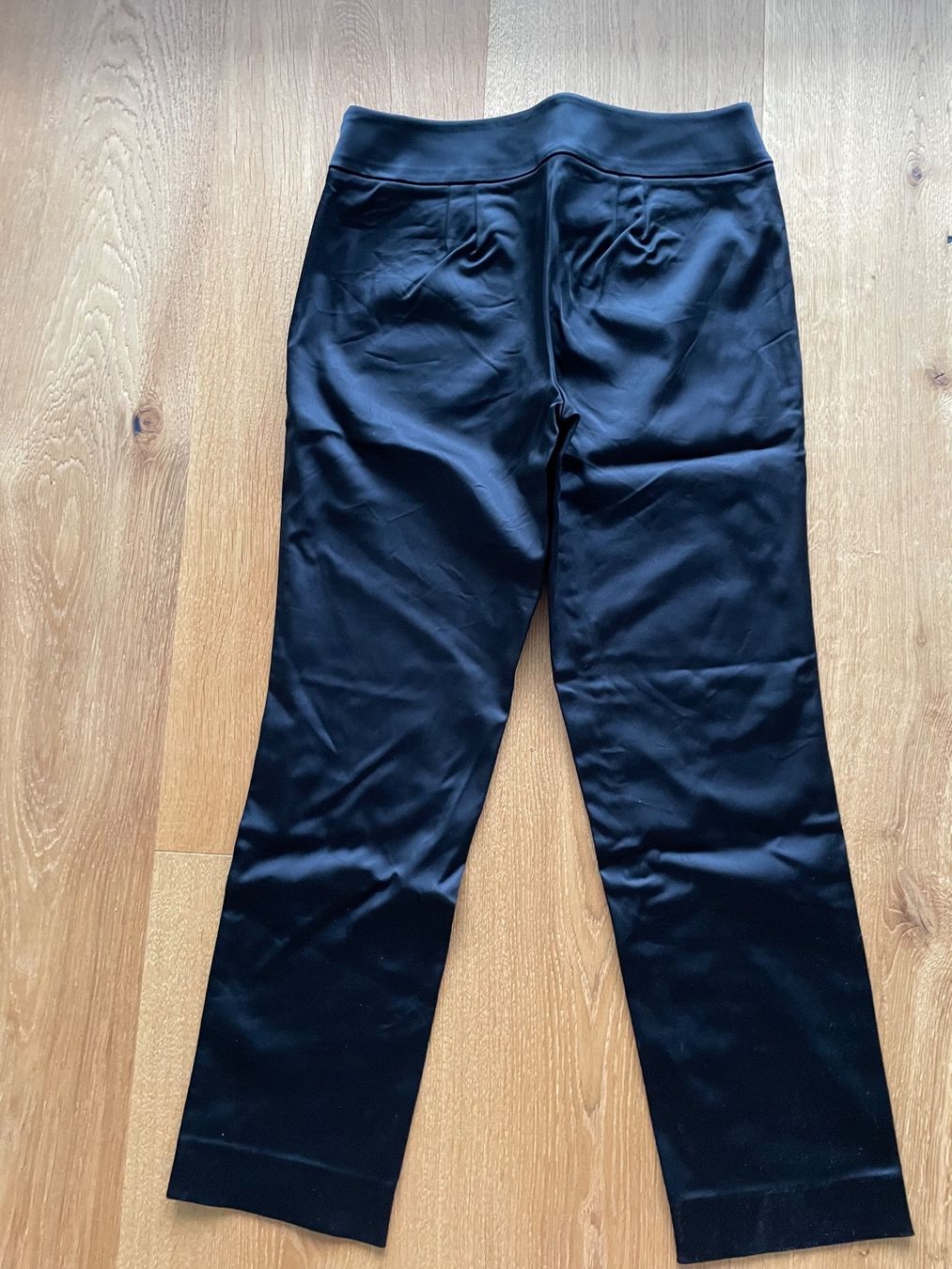 Pantaloni: 2 Hosen Damen schwarz, glänzend, Gr 40 – Usato da Hünenberg See venduto da ECLB 4