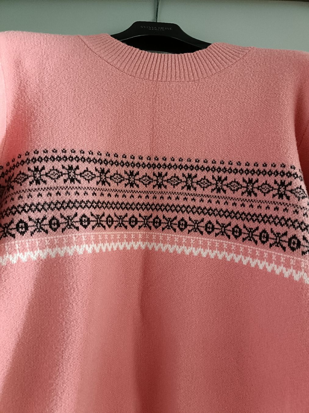 Maglioni & Felpe: Chicorée Pullover, Grösse eher L, Rosa mit Muster, Winter – Usato da Winterthur venduto da meci02 2