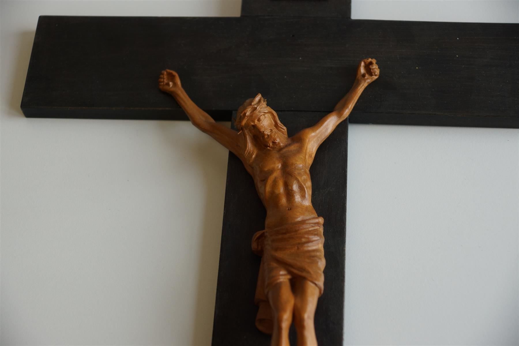 Sculptures & Statues: Jesus Kreuz geschnitzt – D'occasion à Brienz BE par P.Edelweiss 2