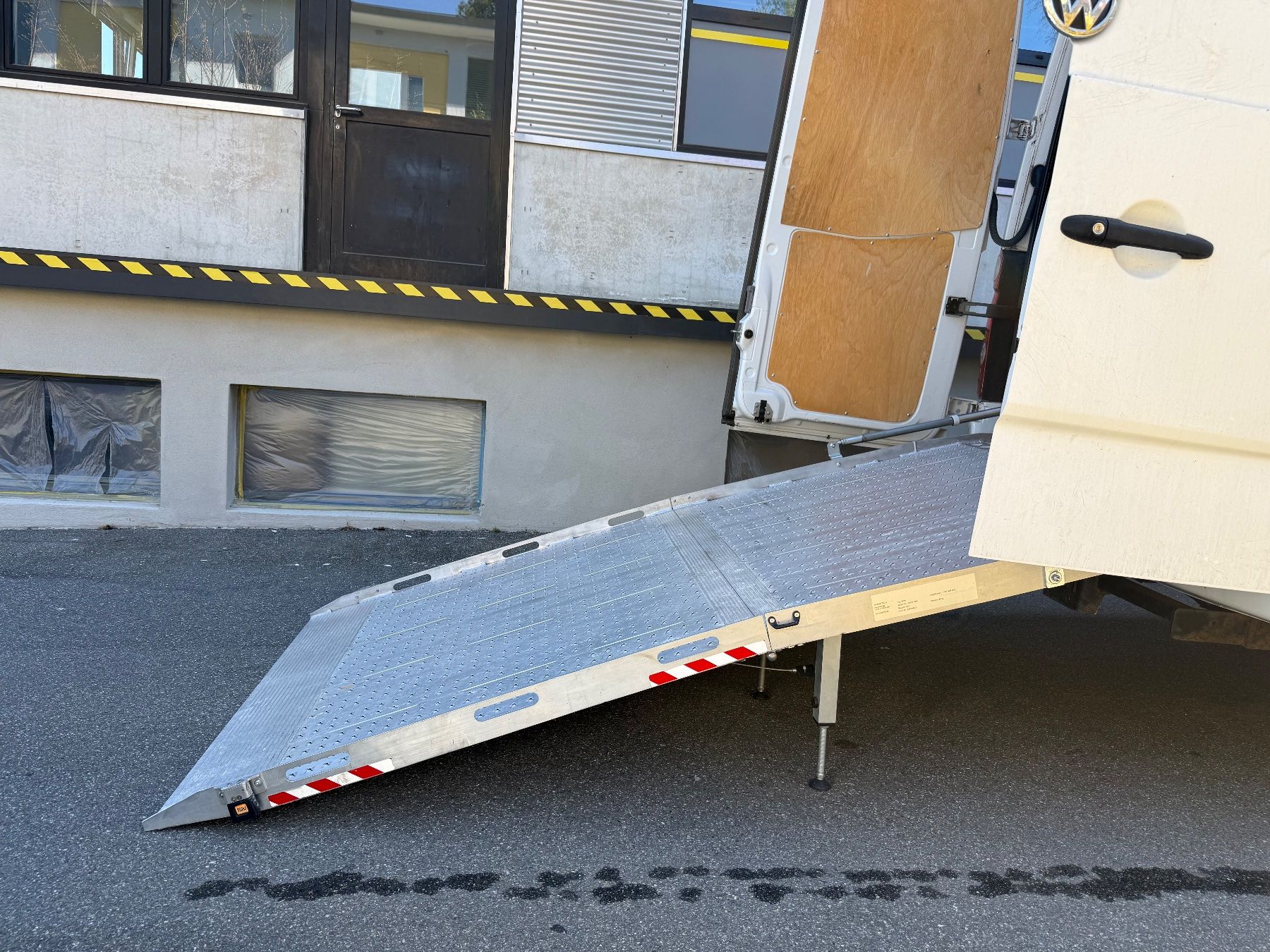 VW Veicoli commerciali: Vw Crafter 2.0TDi Lang+Hochversion – Usato da Zürich venduto da BESALE2015 7