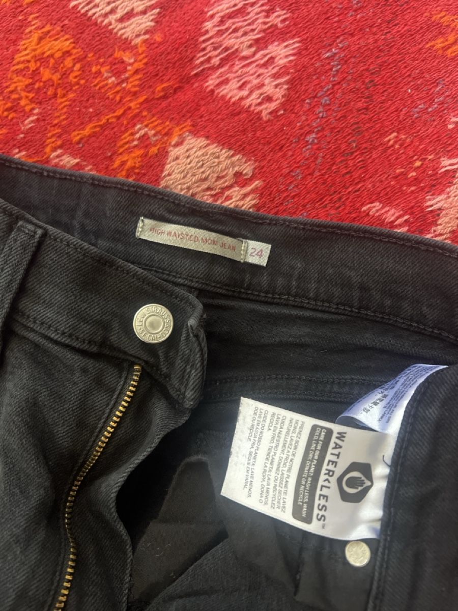 Levi's Jeans: Levi Mom Jeans 24 – Gebraucht aus Winterthur von broal94