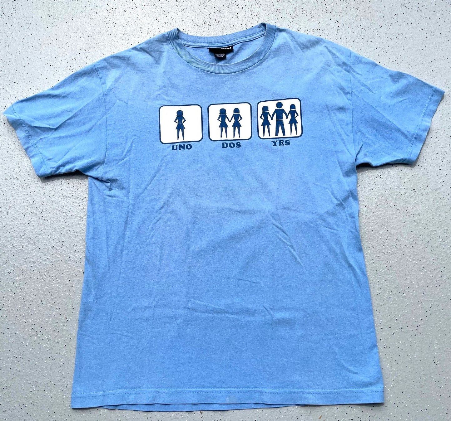 T-shirt: Freches T-Shirt "UNO-DOS-YES" Grösse L – Usato da Rüti ZH venduto da Sir_of_Sealand 1