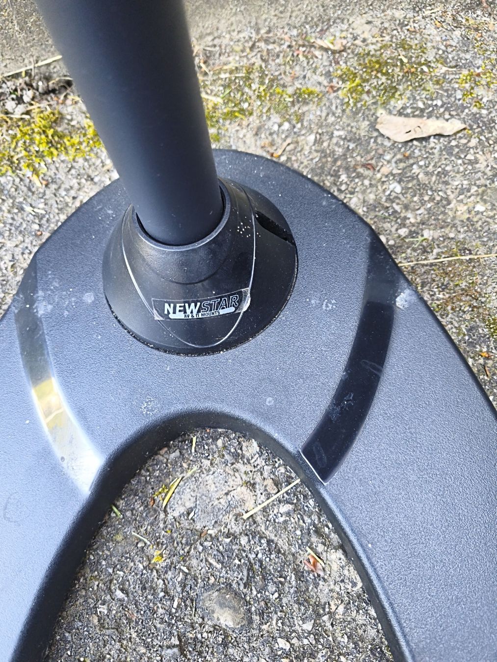 Staffa per monitor: Monitor Halterung  – Usato da Oberburg venduto da Sjajko 1