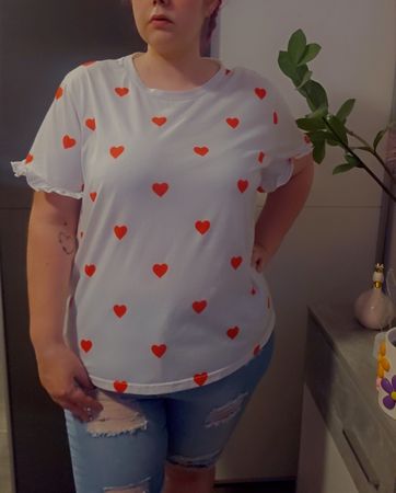 T-shirt d'été avec des coeurs rouge - Taille 4XL ❤️