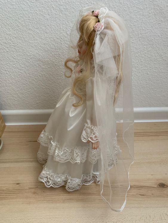 Puppe - Braut im weissen Kleid 3