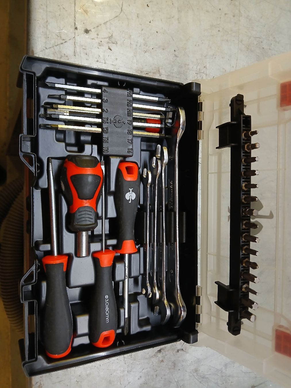 Tous les outils: werkzeugset – Neuf avec emballage d'origine à Grindelwald par nic_pry5