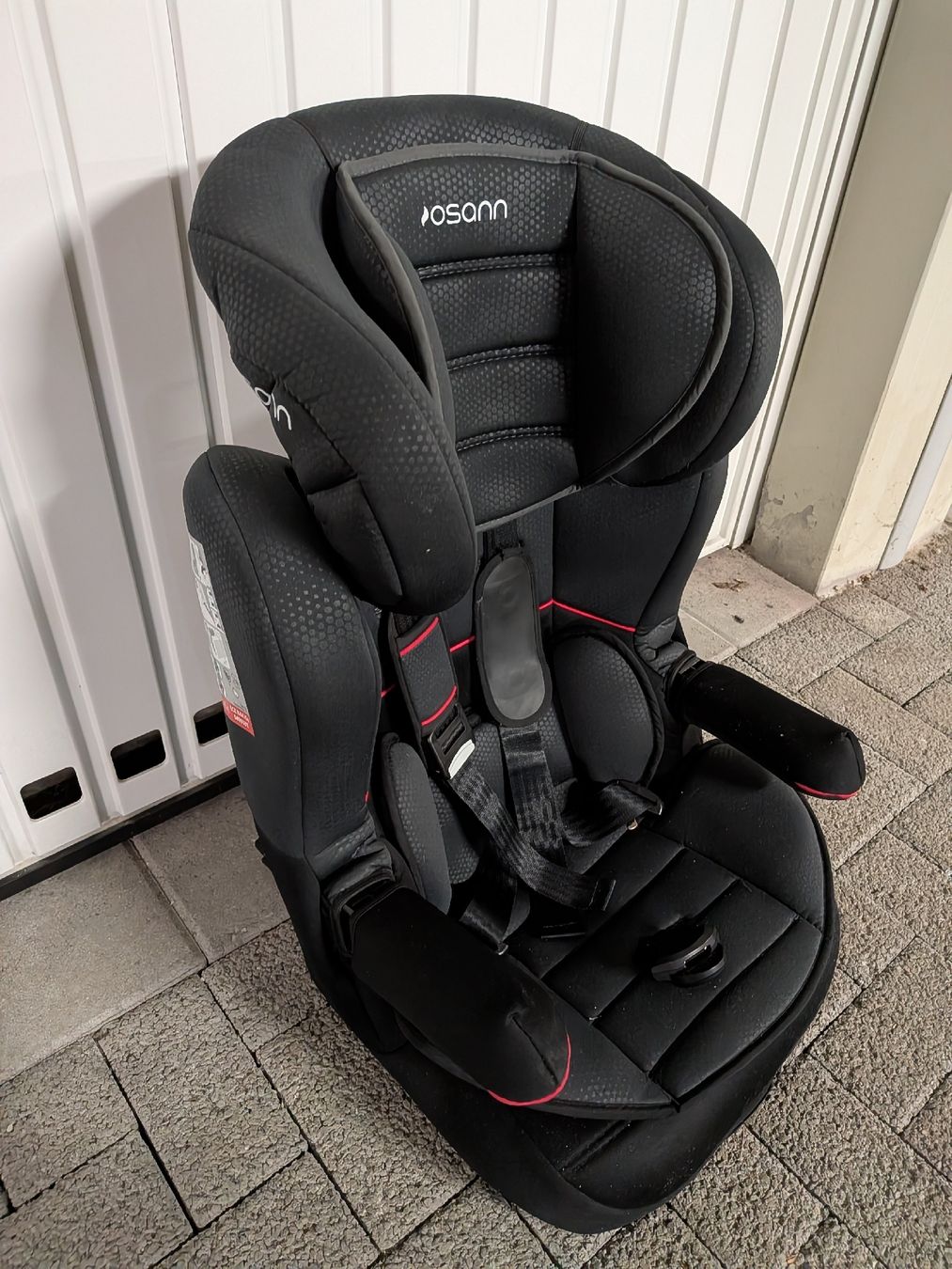 Seggiolini per auto: Kindersitz Autositz der Marke Osann, schwarz. – Usato da Schöftland venduto da Riposto02 2
