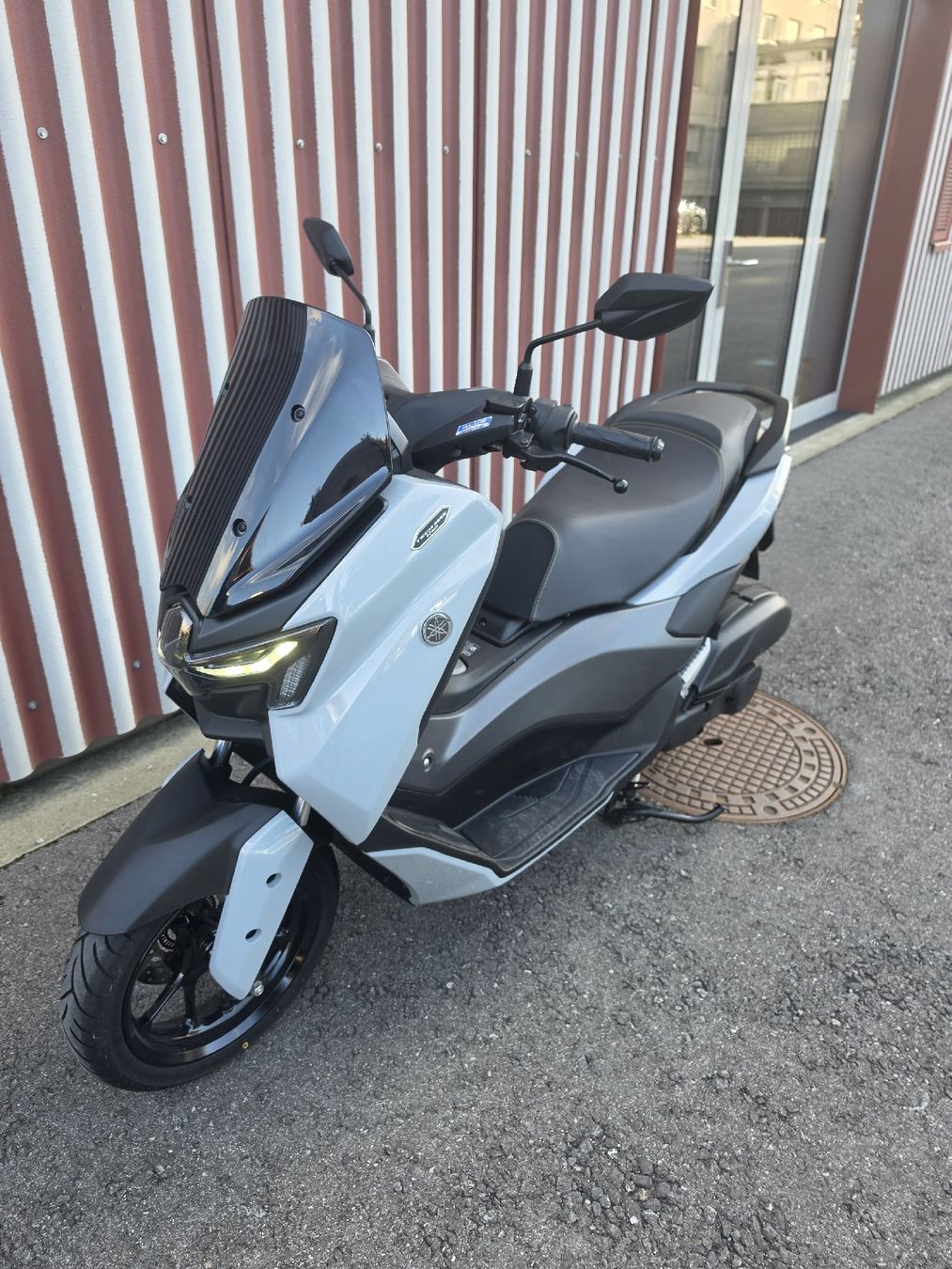 Yamaha Scooters: Yamaha NMAX Tech Max 125 Grau – D'occasion à Immensee par Bonsai_Golf 6