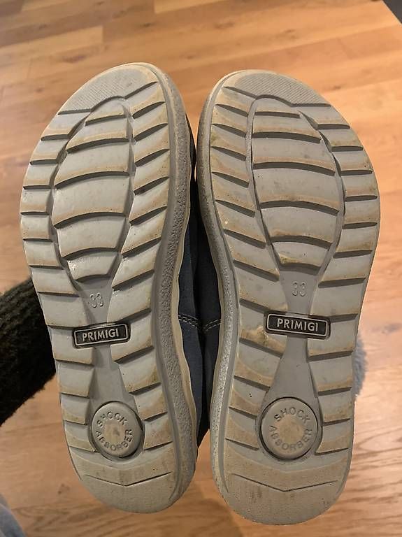 Chaussures filles: Primigi Winterstiefel Grösse 33 – D'occasion à Oberlunkhofen par Eichhoernli14 3