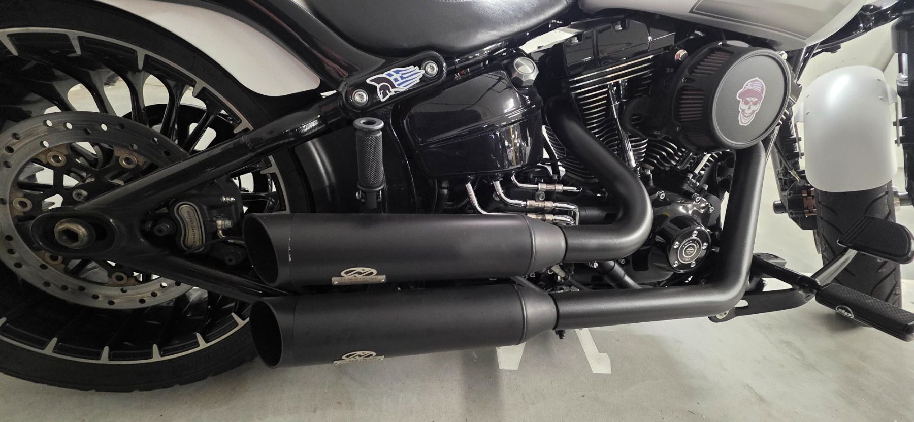 Harley-Davidson Chopper: Harley Davidson FXSB Breakout 103 – Gebraucht aus Höri von asp_9zk9 9