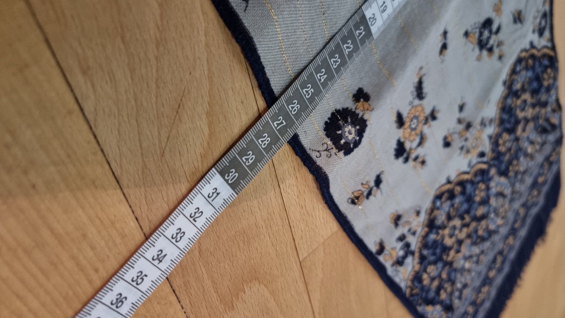 Foulards, Tücher & Schals: Schicker Damenschal, Vintage – Defekt aus Wald ZH von CapLux 6