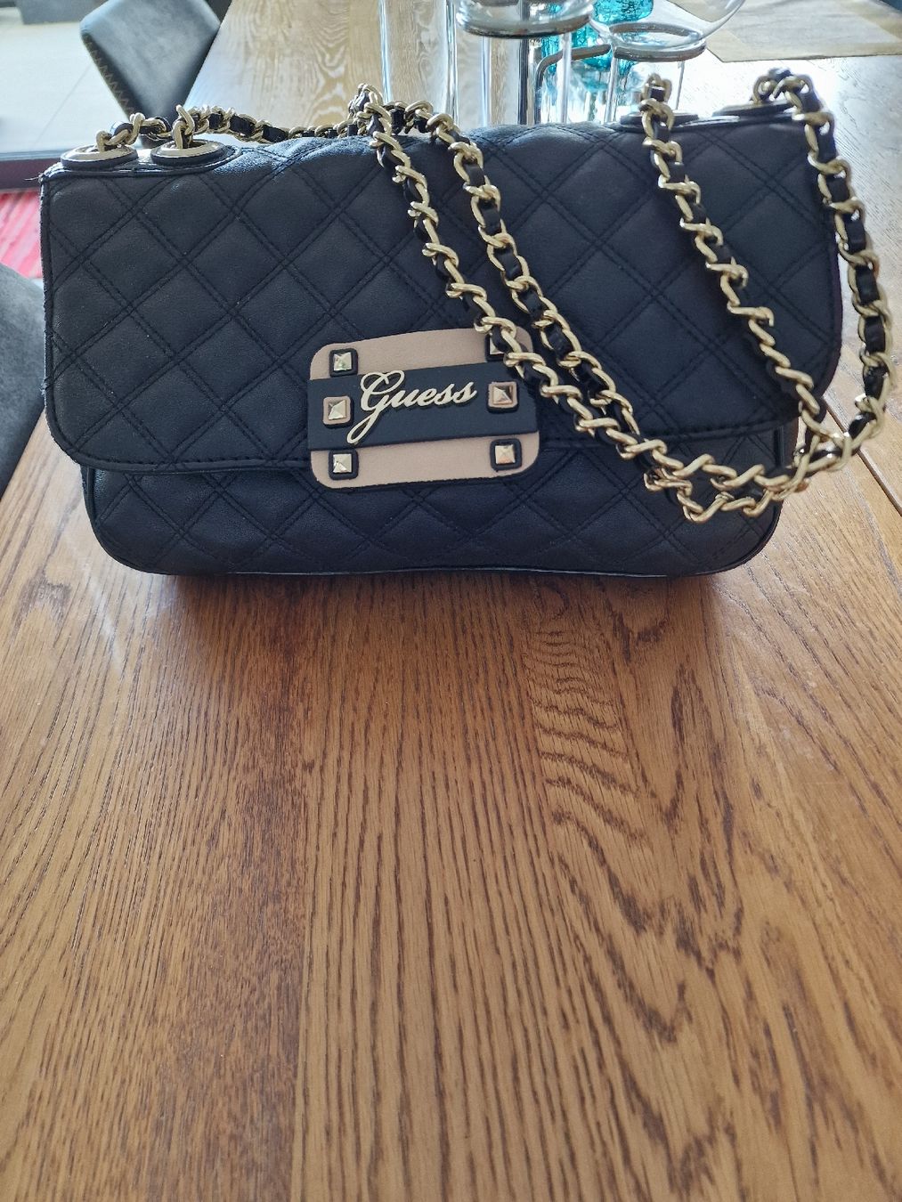 Guess Borse da donna: magnifique sac  Guess – Usato da Cheseaux sur Lausanne venduto da pan_skd5