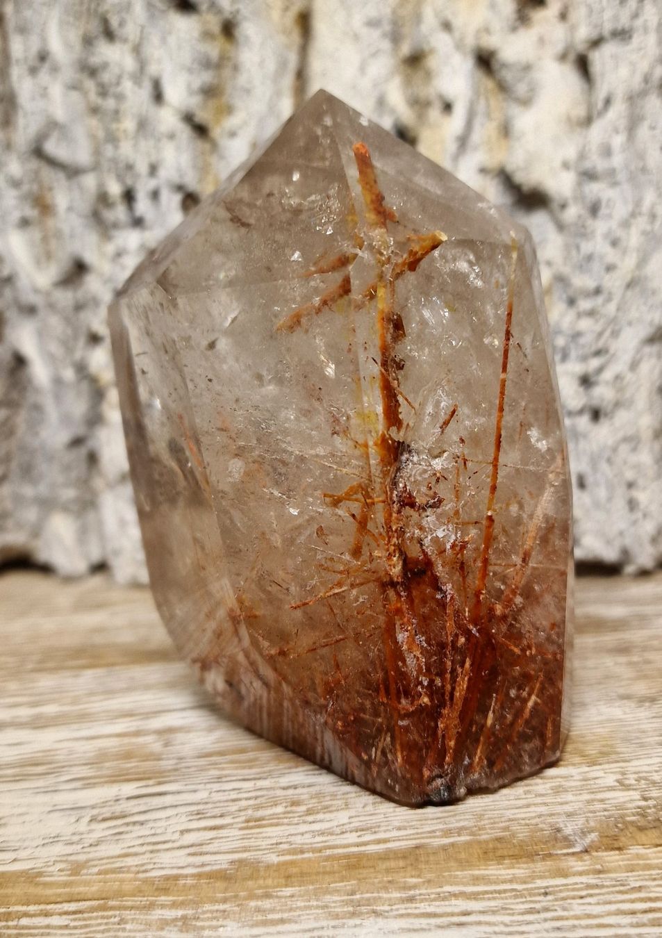 Mineralien & Heilsteine: Bergkristall Obelisk mit Rutilen 542g – Neu (gemäss Beschreibung) aus Matzingen von Shay_Crystalz