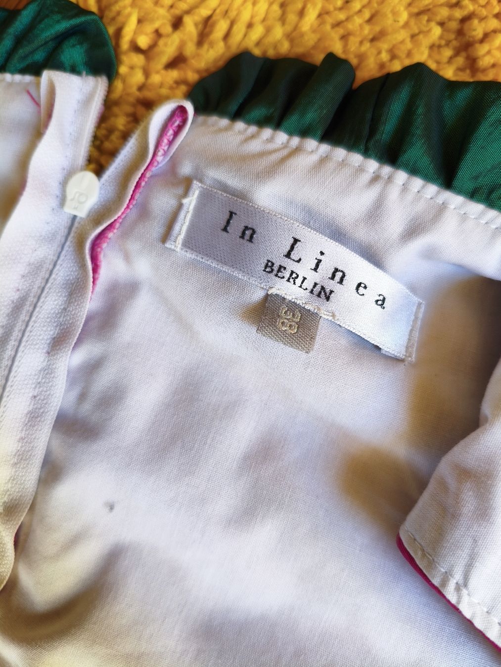 Vestiti: Rosen Dirndl – Usato da Hermiswil venduto da Volvorine 2