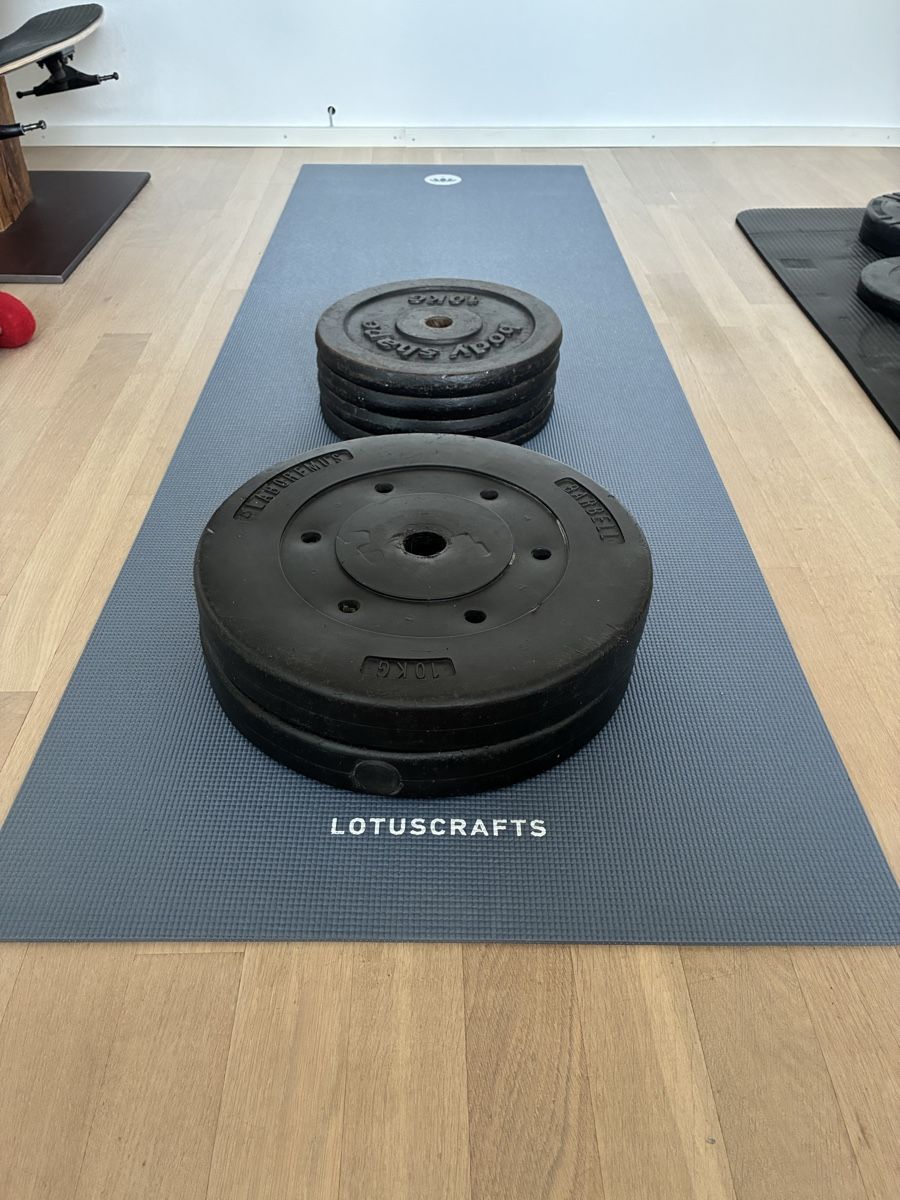 Hometrainer: Weight bench with weights and dumbbells – Usato da Aadorf venduto da pol_dd6j 4