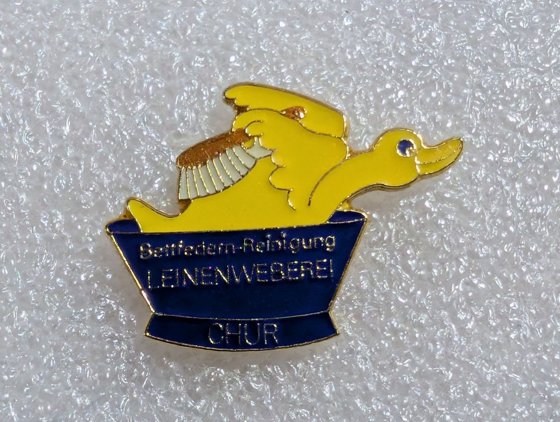 Placchette & Badge: Ansteckpin 250: Leinenweberei Chur – Usato da Oppligen venduto da Pin-Fall-Shop