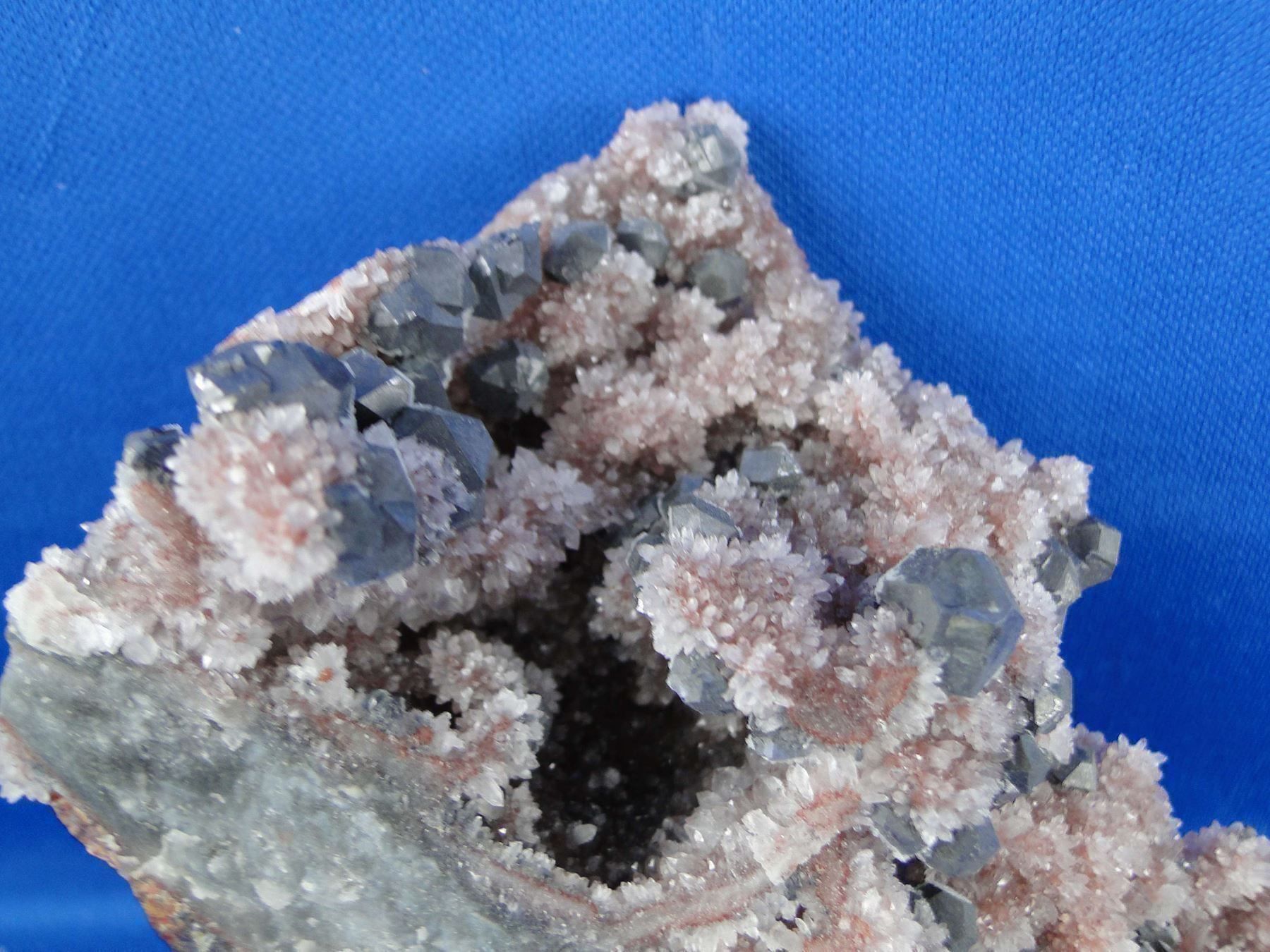 Minerali & Pietre curative: Galena auf Drusenquarz – Usato da Schinznach Bad venduto da Demerald 1
