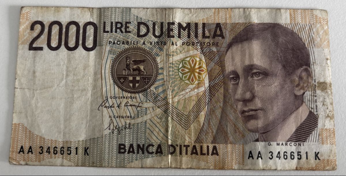 Banknoten: 2000 Lire Italien Banknote 1990 – Gebraucht aus Algetshausen von Carrhard