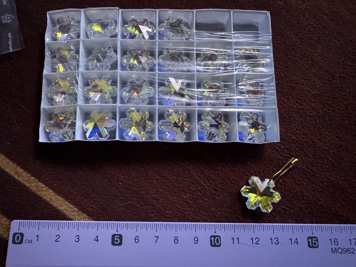 Swarovski Ciondoli: Schneeflocke aus Swarovski-Kristall – Nuovo (secondo la descrizione) da Muttenz venduto da einfach-schoen