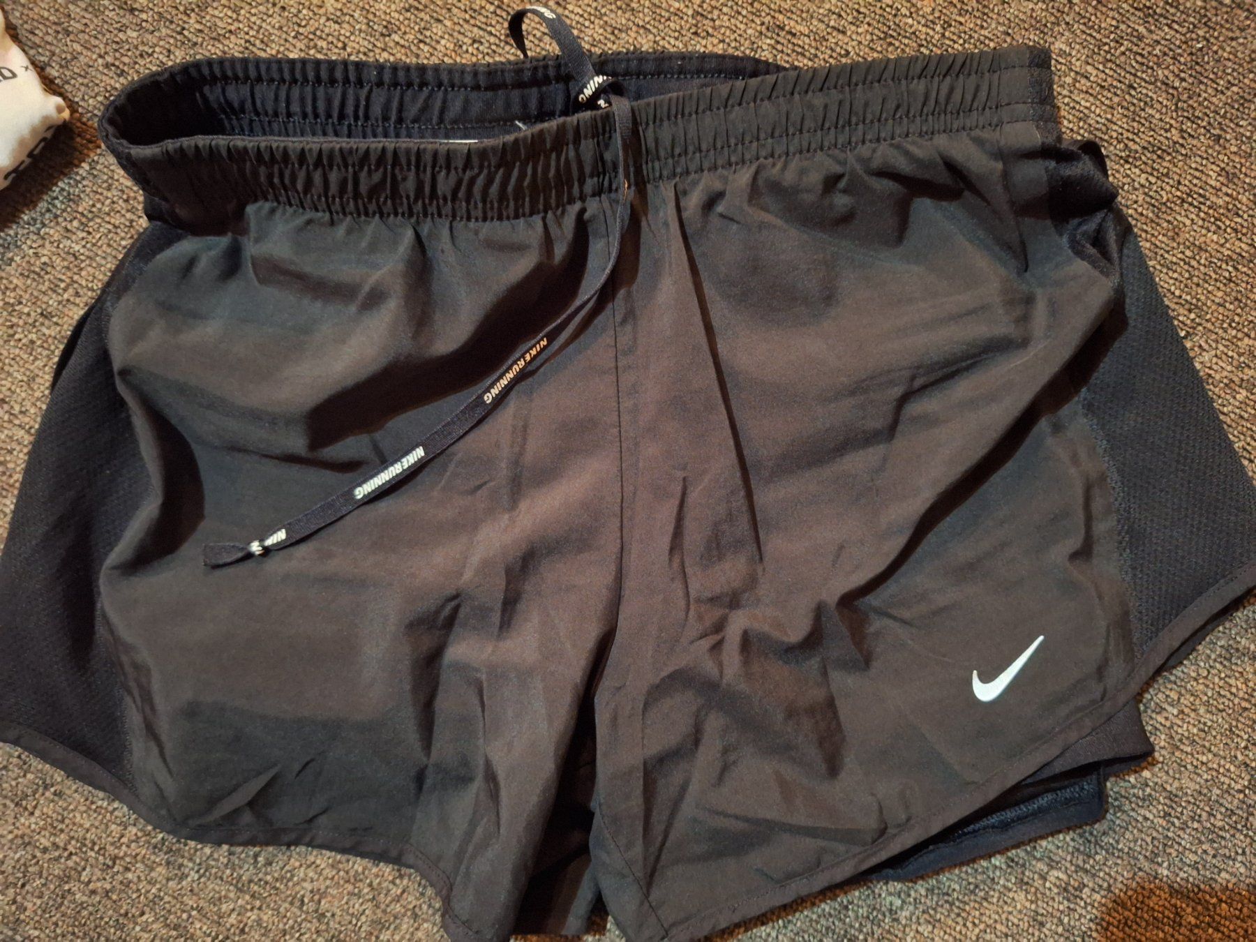 Nike Hosen: Nike Sporthose Gr XS / 158 – Gebraucht aus Wegenstetten von mcfly321 1