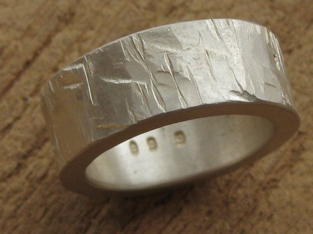 Anelli: breiter UNIKAT Ring Silber 999 Hammerschlag / Gr. 55 – Nuovo (secondo la descrizione) da Ermatingen venduto da Decovin
