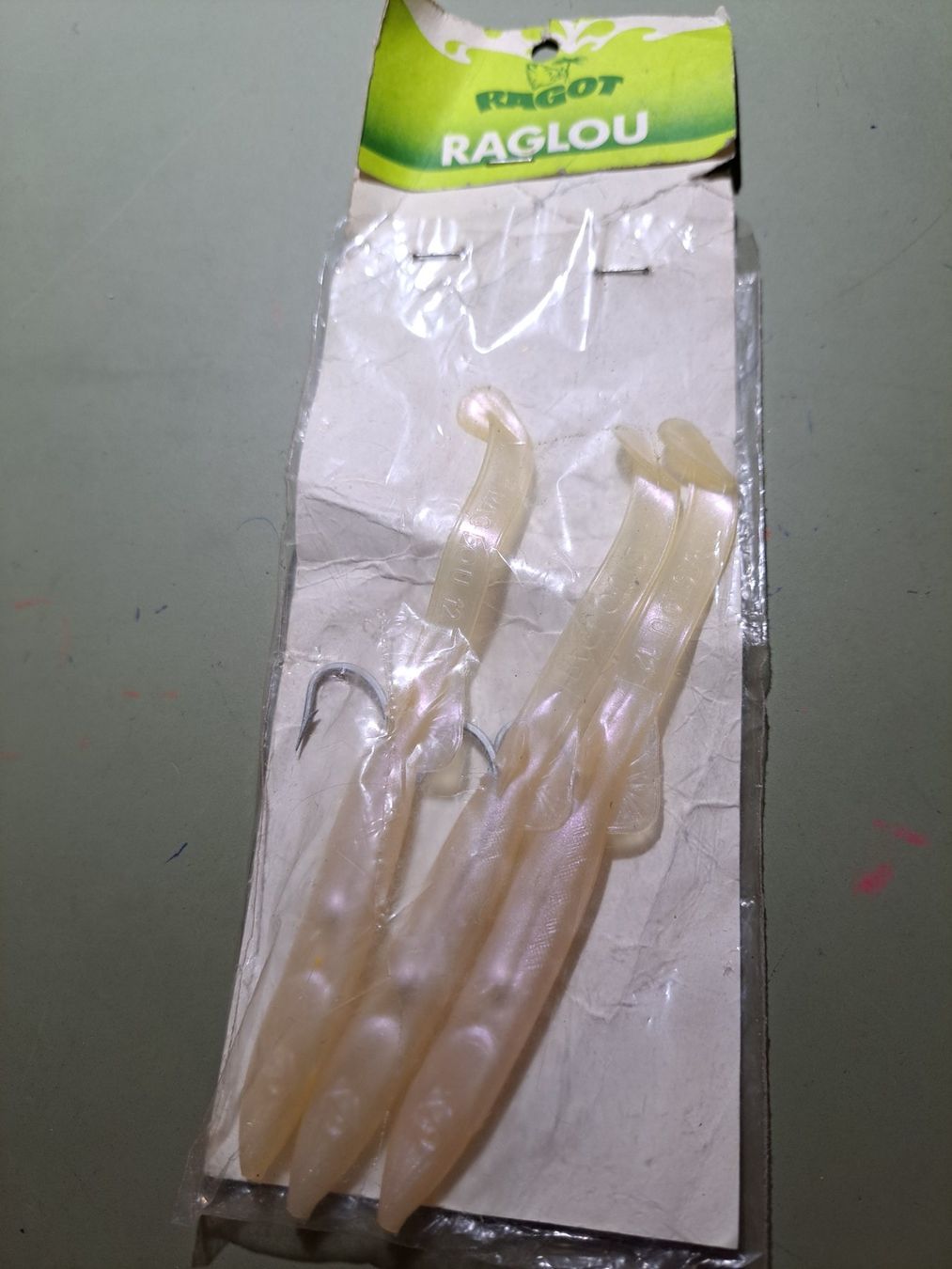 Köder: Raglou 16 cm blanc/weiss – Neu und originalverpackt aus Fribourg von versus702
