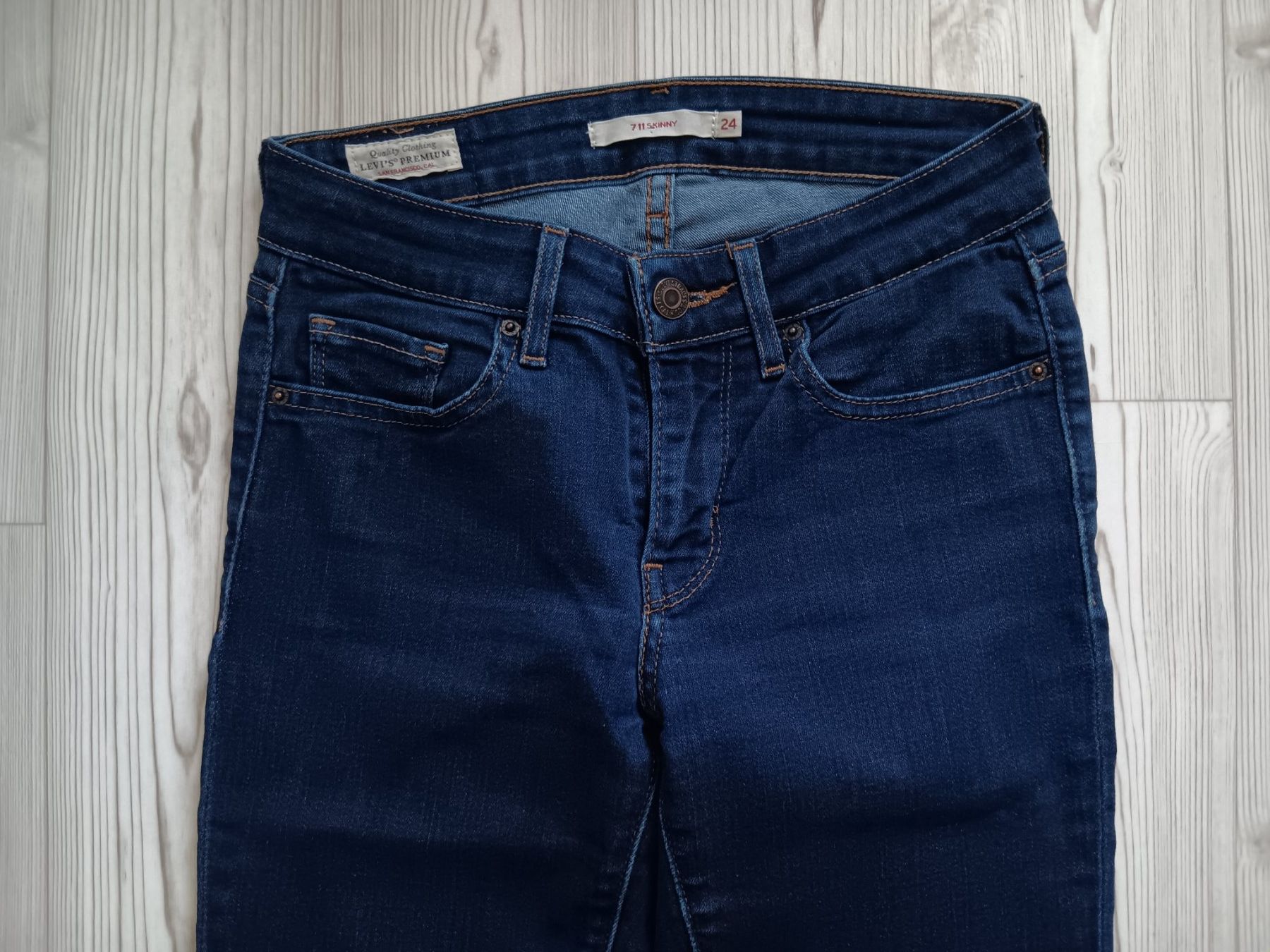 Levi's Jeans: LEVIS 711 Jeans SKINNY taille / Grosse 24 – Usato da Cossonay-ville venduto da Super-Price-Quality 1